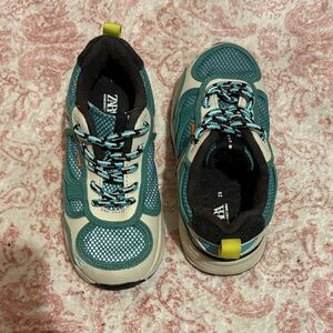 Zara Kids Sneakers in Teal and Cream